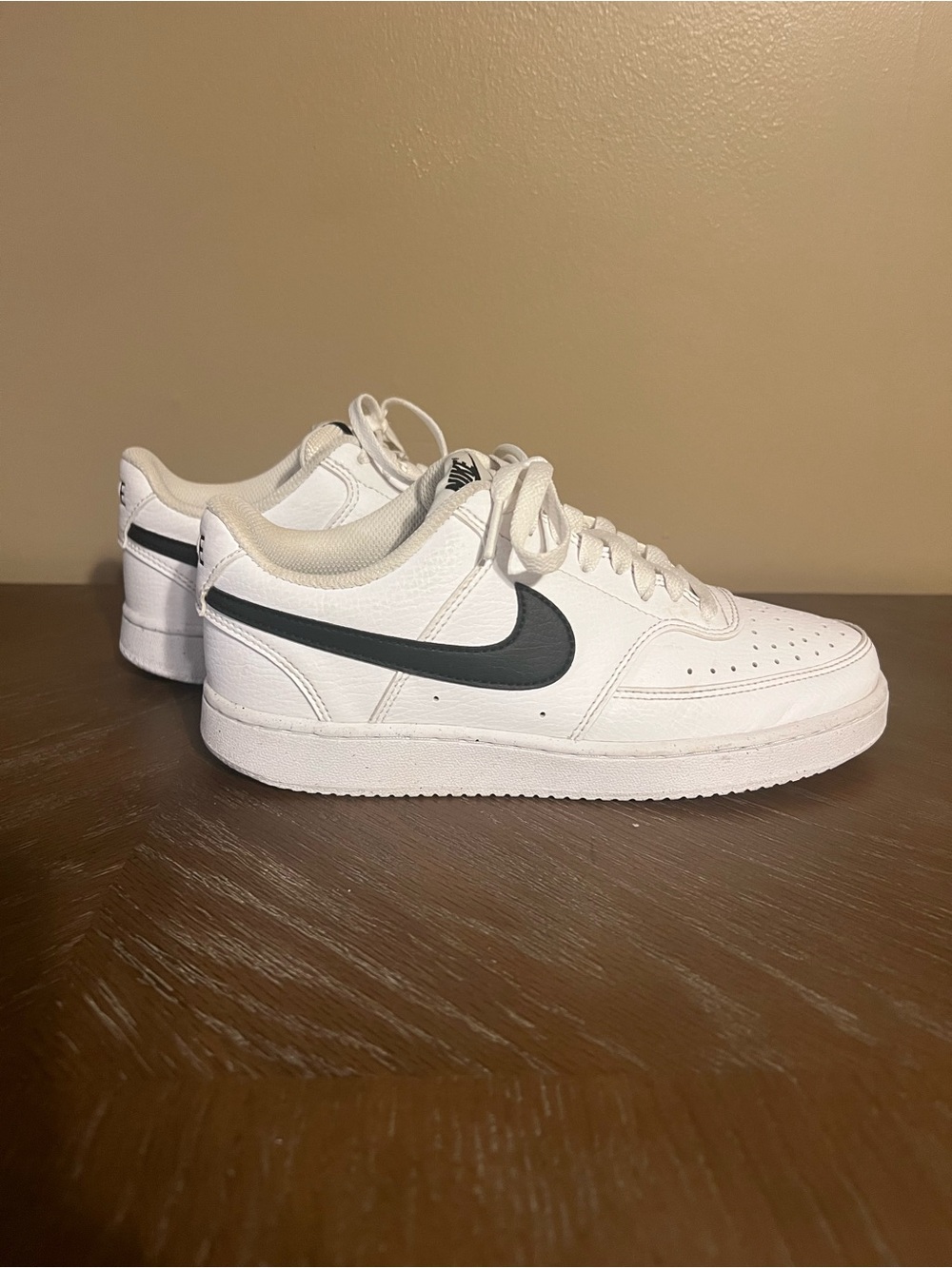 Nike Court Vision Low White and Black Woman’s Sneakers 6.5 - Picture 3 of 8